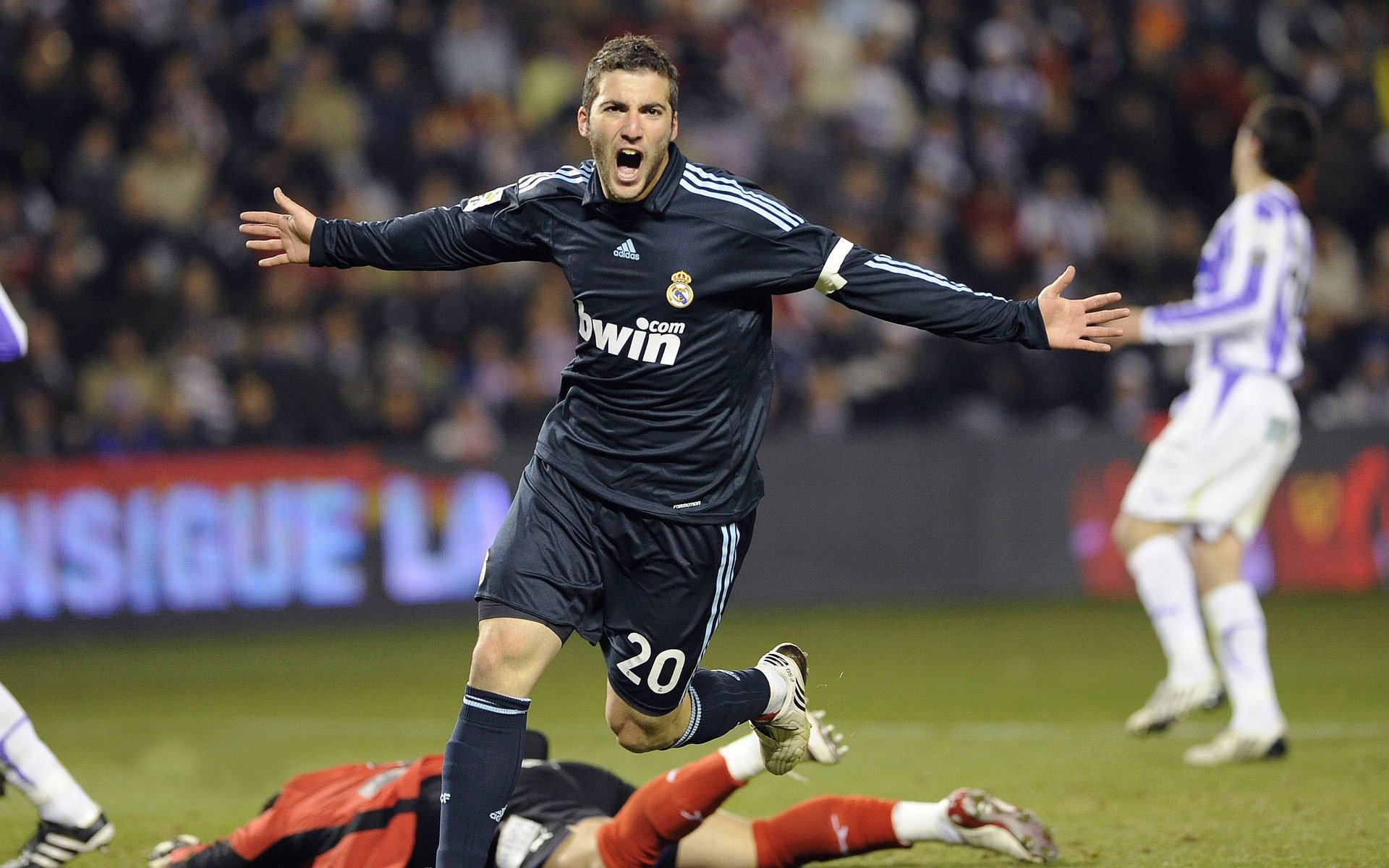 “西甲明星连续爆发,场面火爆”,西甲明星球员