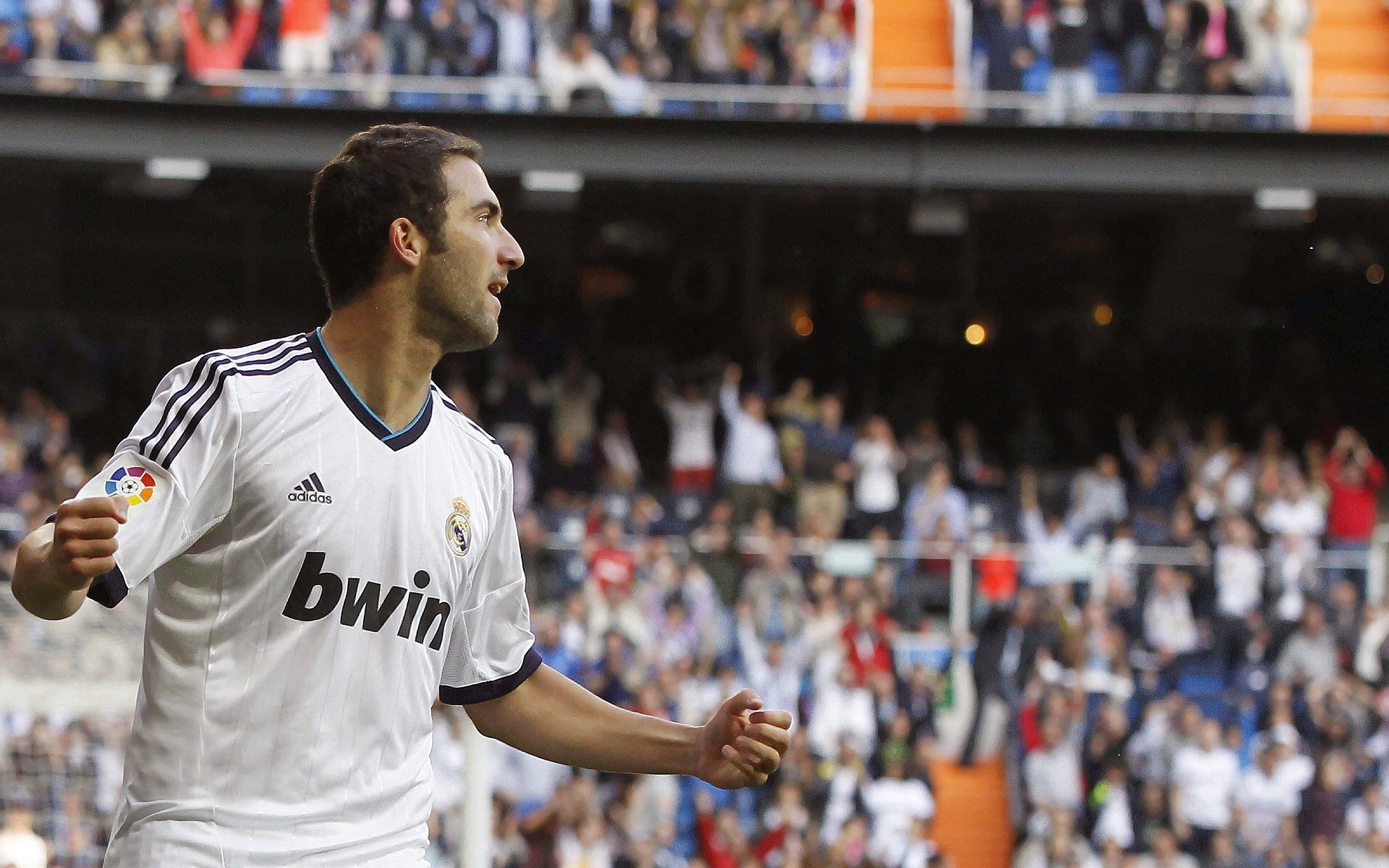 布朗入选年度最佳防守球员,成为佼佼者,cba布朗