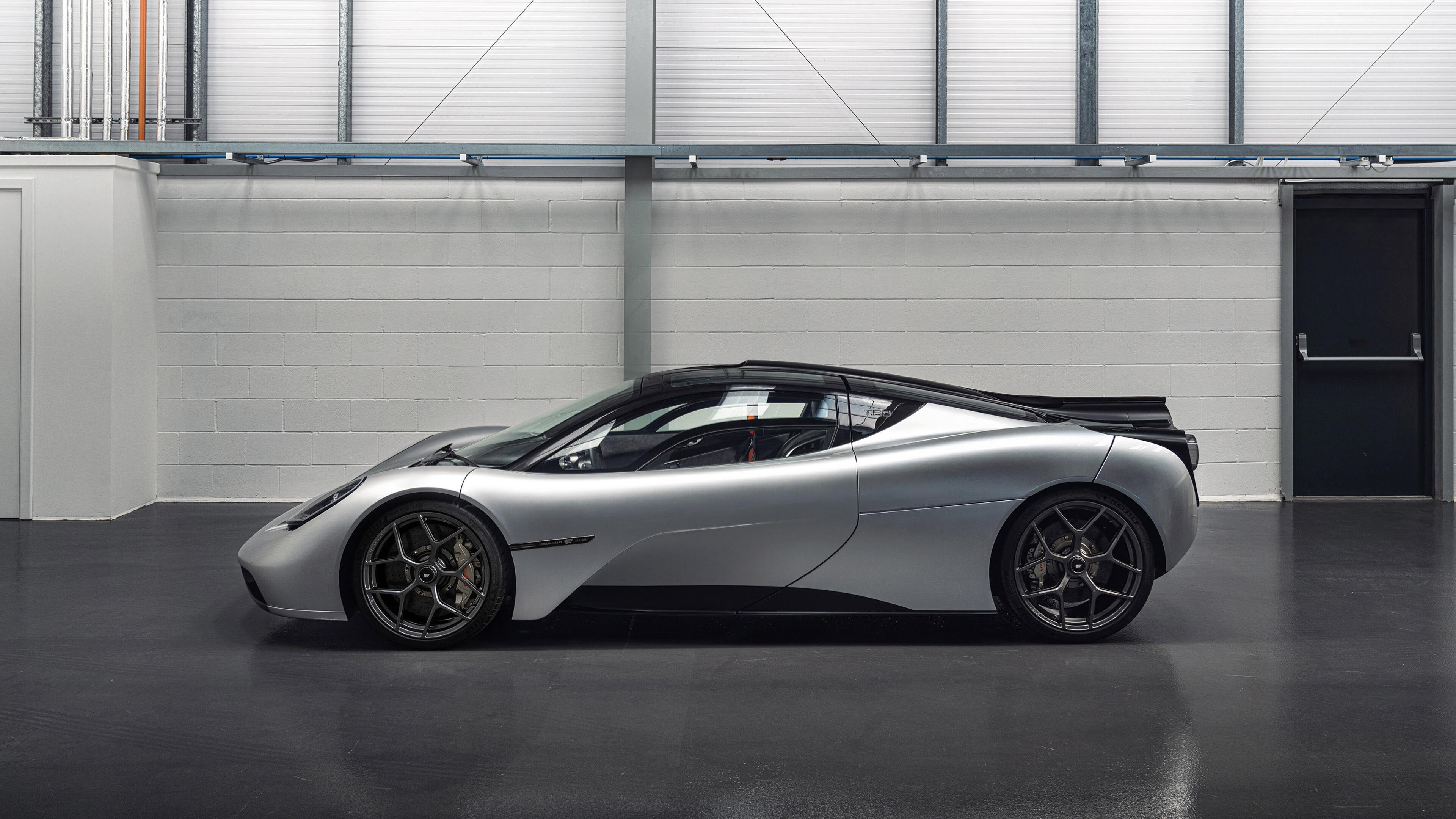 爱游戏平台-西甲裁判的职业培训体系优化，西乙裁判